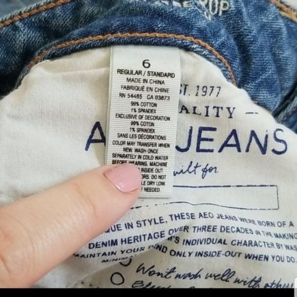 American Eagle artist crop Jeans - Picture 7 of 7
